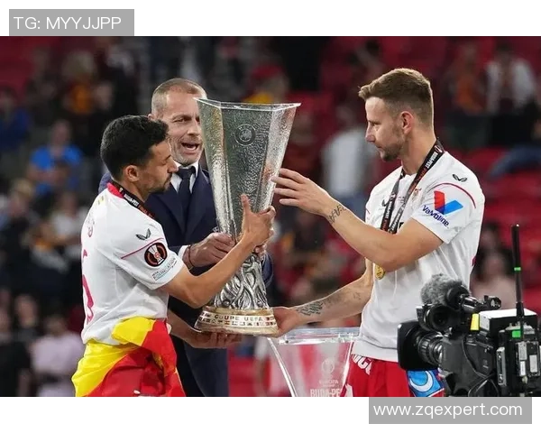 欧联杯激战狼队对决塞维利亚争夺晋级名额的精彩对抗